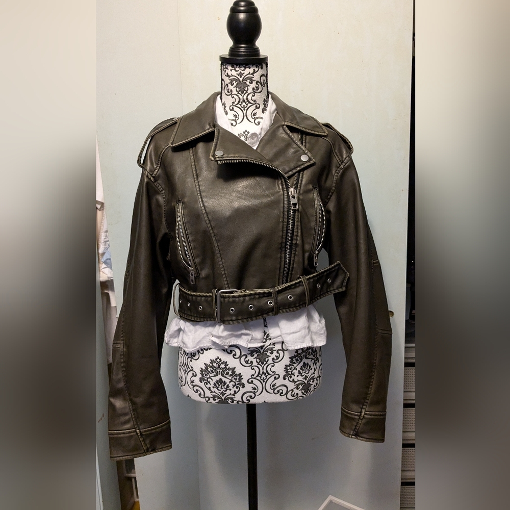 Zara Cropped Faux Leather Jacket M